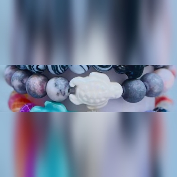 Simply Southern Pink and White Turtle Tracker Beaded Bracelet NIP - Picture 3 of 3